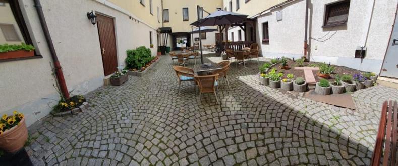 Hotel Goldener Loewe Zeulenroda-Triebes Exterior foto